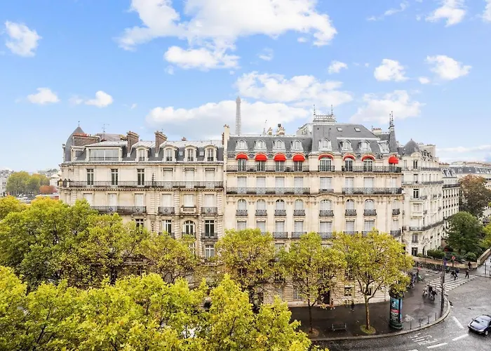 Luxurious Penthouse Near Champs Elysees And Front Of Eiffel Tower In Heart Of Paris 8