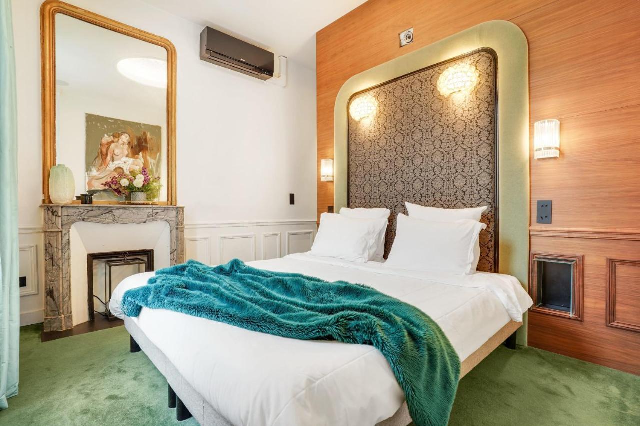 Luxurious Penthouse Near Champs Elysees And Front Of Eiffel Tower In Heart Of 8 Paris