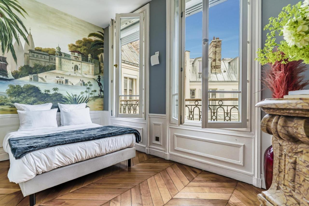 Apartment Luxurious Penthouse Near Champs Elysees And Front Of Eiffel Tower In Heart Of 8
