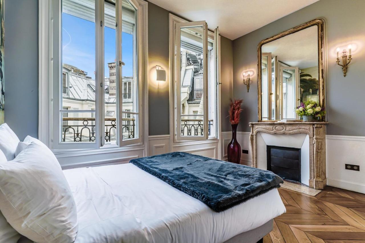 Apartment Luxurious Penthouse Near Champs Elysees And Front Of Eiffel Tower In Heart Of 8