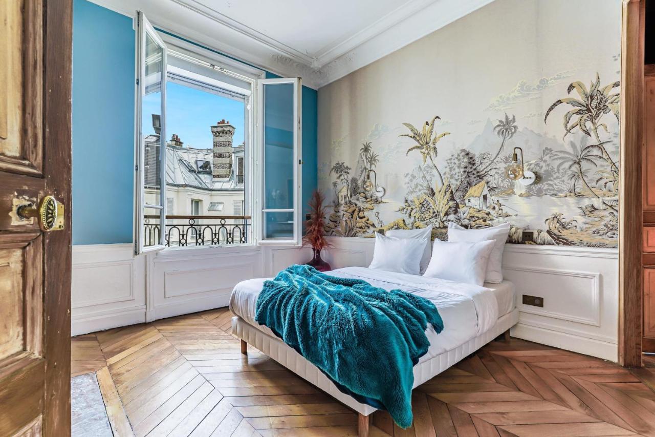 Apartment Luxurious Penthouse Near Champs Elysees And Front Of Eiffel Tower In Heart Of 8 Paris