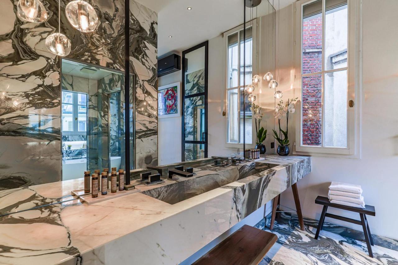 Luxurious Penthouse Near Champs Elysees And Front Of Eiffel Tower In Heart Of 8 Paris